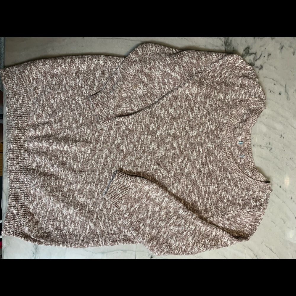 Tan & white Old Navy sweater